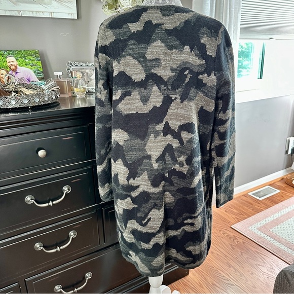 Apt. 9 Longline Cardigan Sweater Jacket Medium Gray Black Camo Print Normcore - Picture 5 of 16